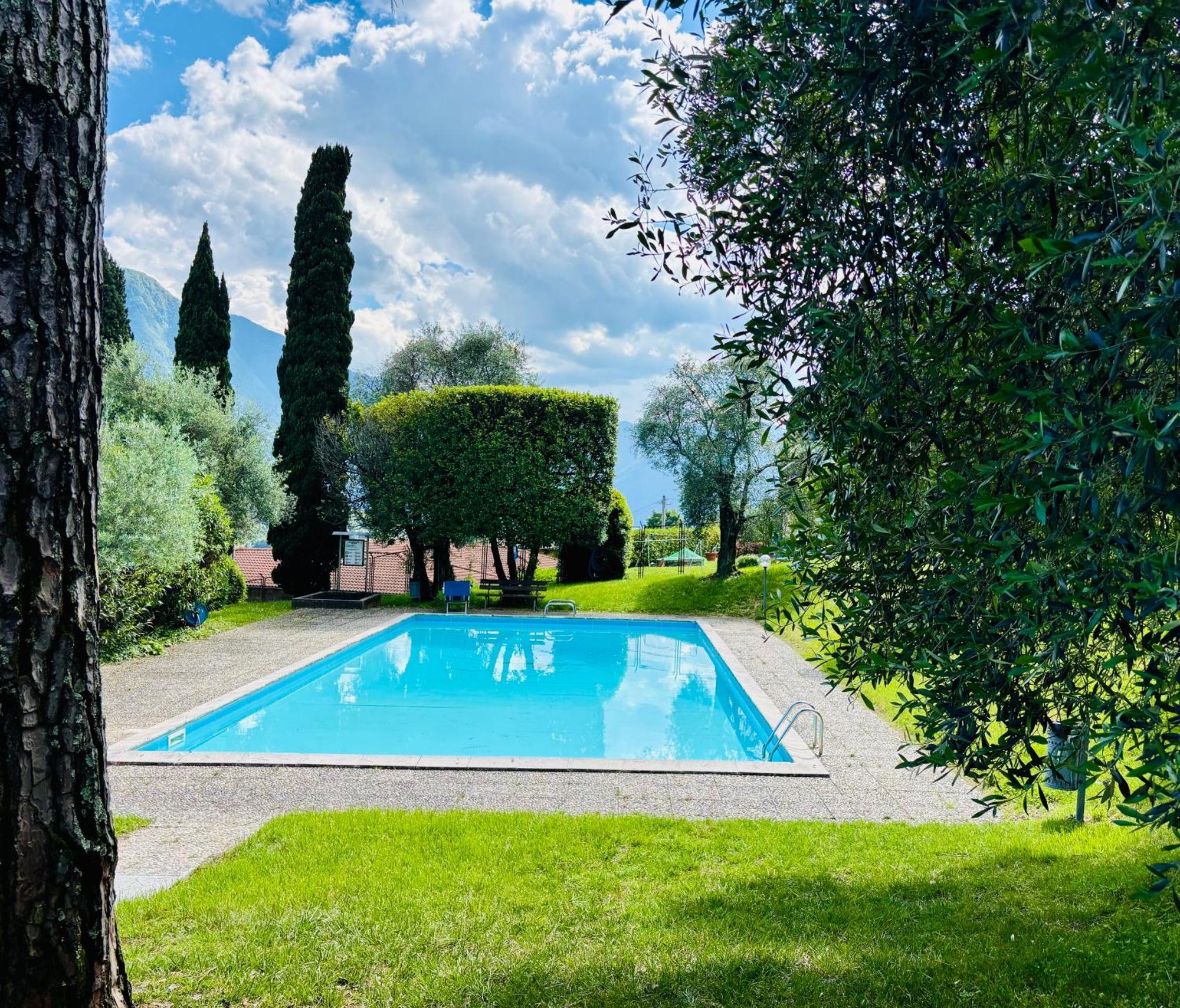Apartment Bella Vista In Mezzegra With Pool Sleeps 6- By Italian Apartments Exterior foto